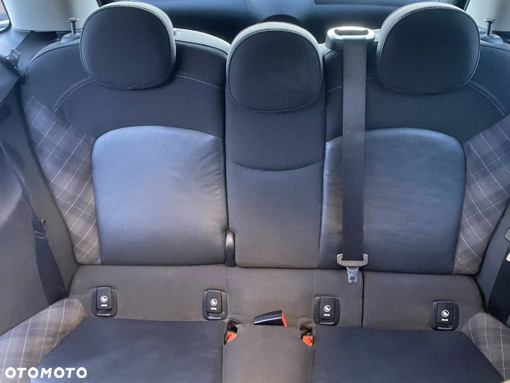 MINI Cooper Essential Trim - 24