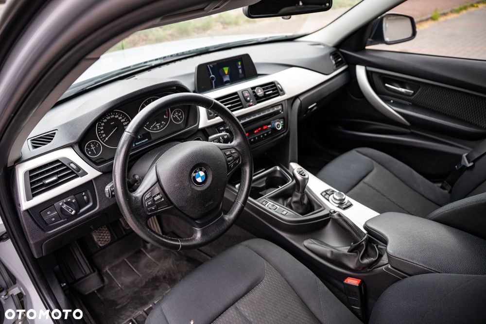 BMW Seria 3 318d DPF - 14