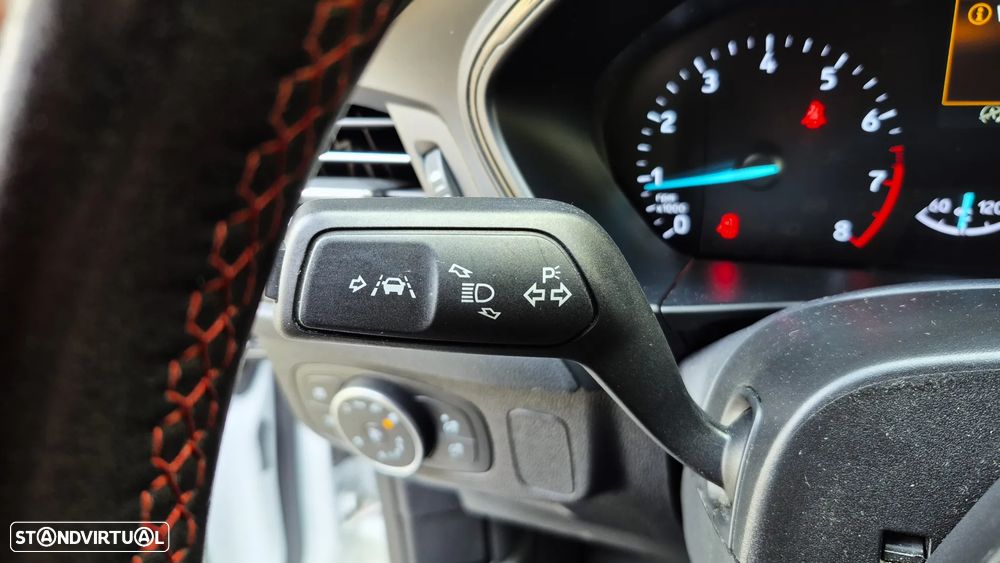Ford Focus SW 1.0 EcoBoost ST-Line - 23