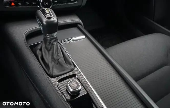 Volvo S90 D4 SCR Momentum Pro - 9