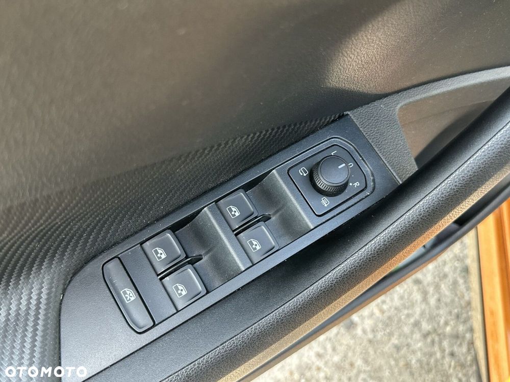 Skoda Kamiq 1.5 TSI Monte Carlo DSG - 33