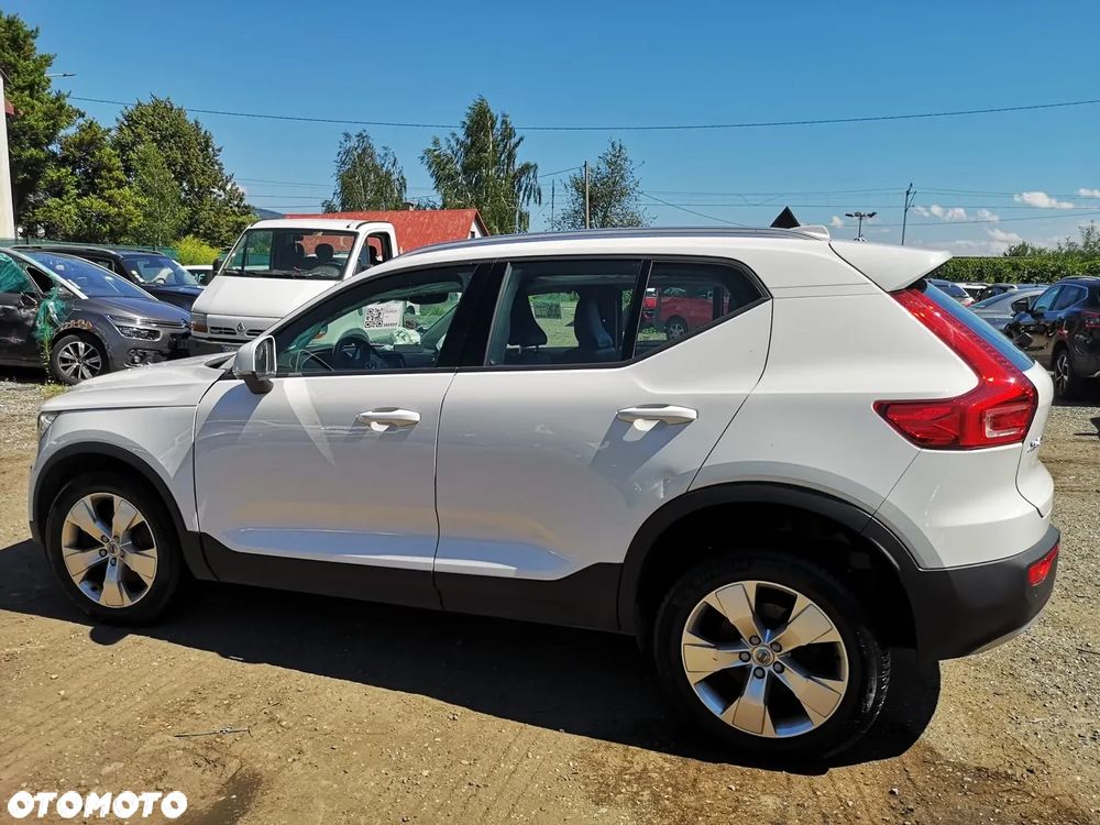 Volvo XC 40 D4 AWD Geartronic Momentum - 4