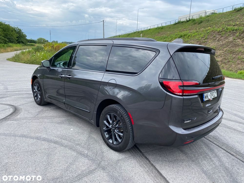 Chrysler Pacifica - 4