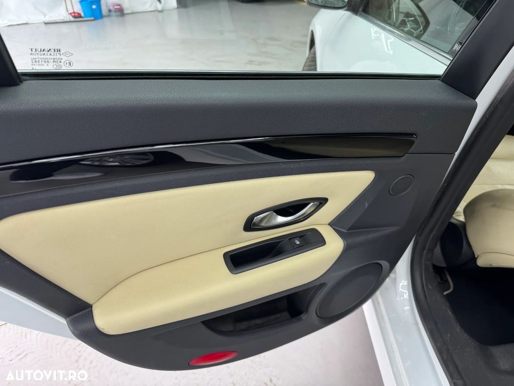 Renault Laguna ENERGY dCi 175 FAP Start & Stop Initiale - 14