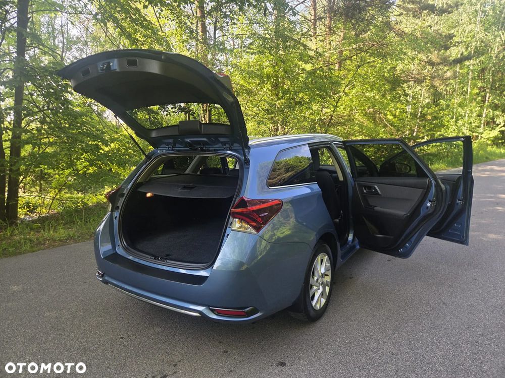 Toyota Auris - 13