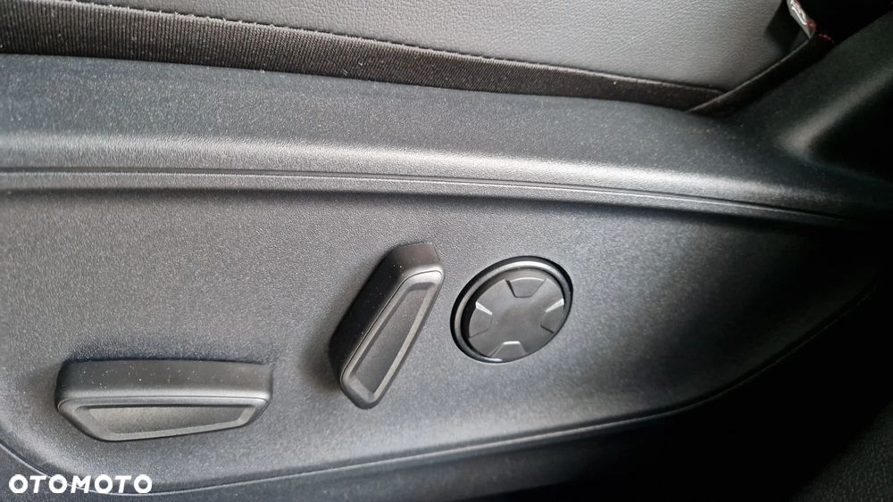 Ford Kuga 2.5P PHEV FWD ST-Line X - 13