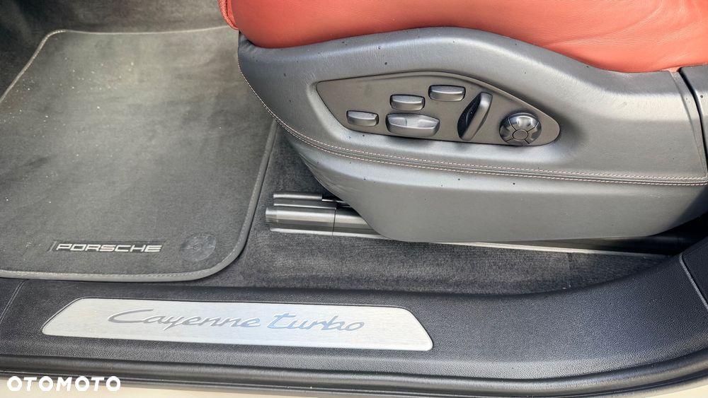 Porsche Cayenne - 18