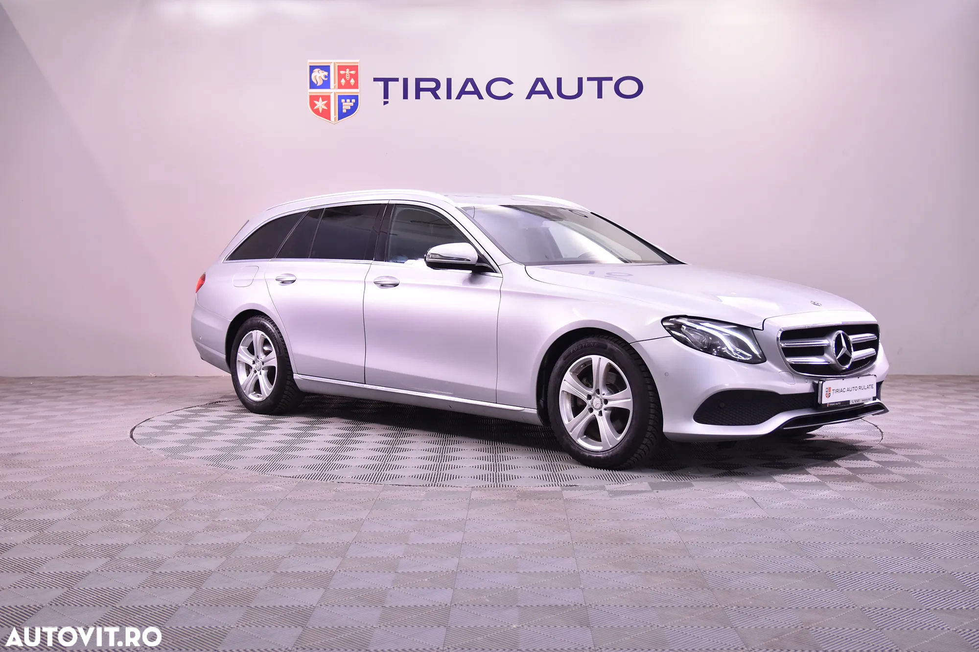 Mercedes-Benz E 220 d 4Matic T 9G-TRONIC - 7