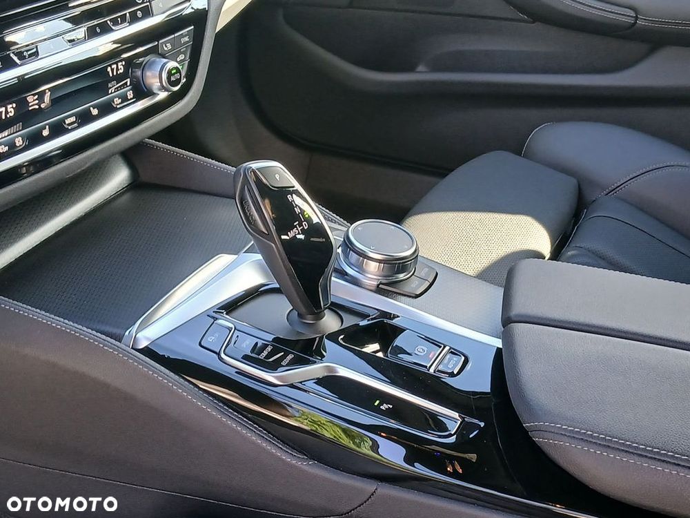 BMW Seria 5 520i mHEV sport - 17