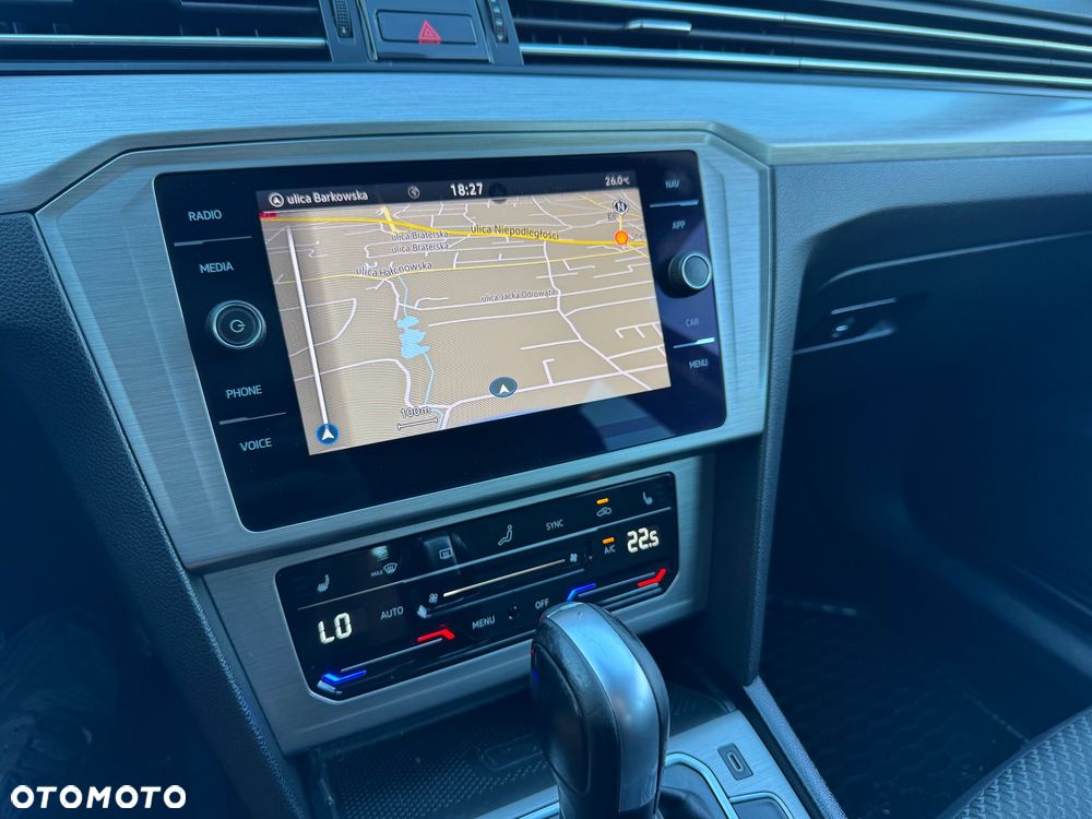 Volkswagen Passat Variant 2.0 TDI SCR DSG Elegance - 33
