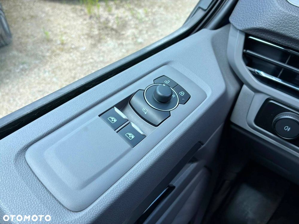 Volkswagen Transporter Furgon PLUS Edition/6-cio osob./AUTOMAT (L2) 2.0 TDI 170KM, r.o. 3500 mm - 35