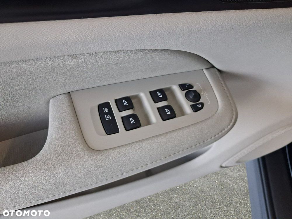 Volvo V60 Cross Country - 24