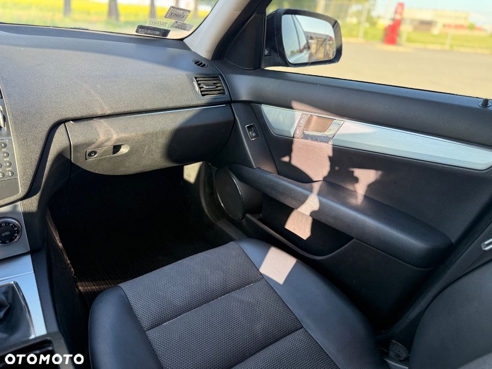 Mercedes-Benz Klasa C 220 CDI Avantgarde - 16