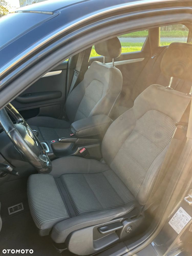Audi A4 Avant 2.0 TDI - 10