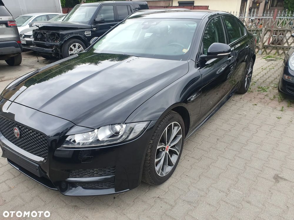 Jaguar XF 20d R-Sport - 4
