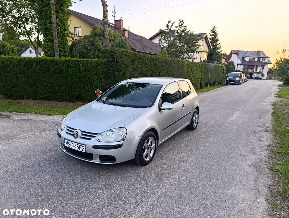 Volkswagen Golf - 1