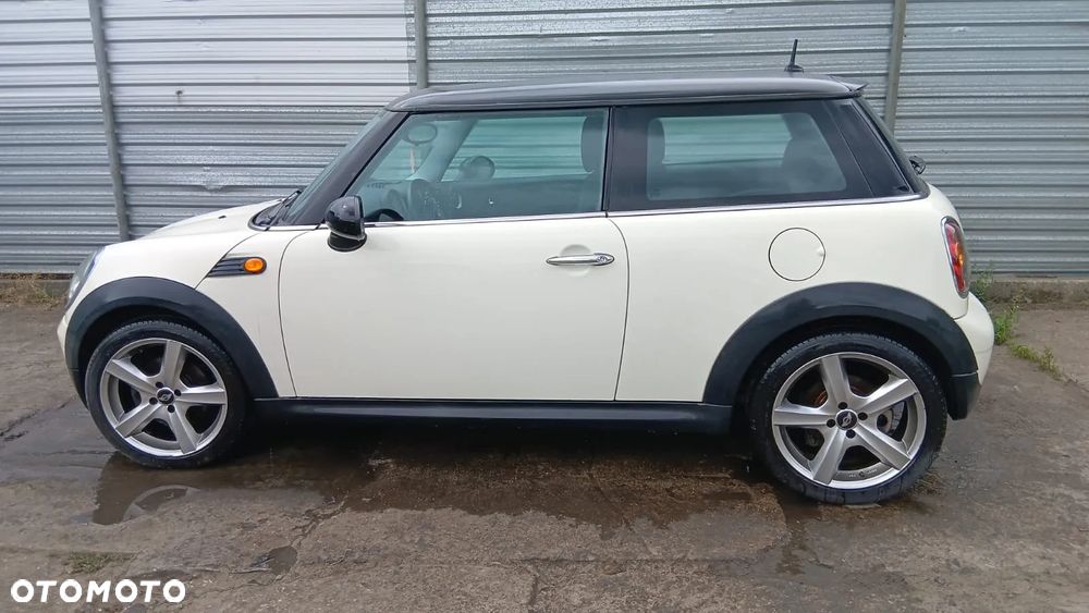 Tylko części Mini cooper r56 1.6 16V 122km 88kw 06r–10r lakier 850/0 pepper white - 2
