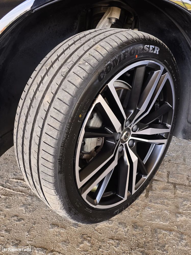 Volvo XC 40 - 30
