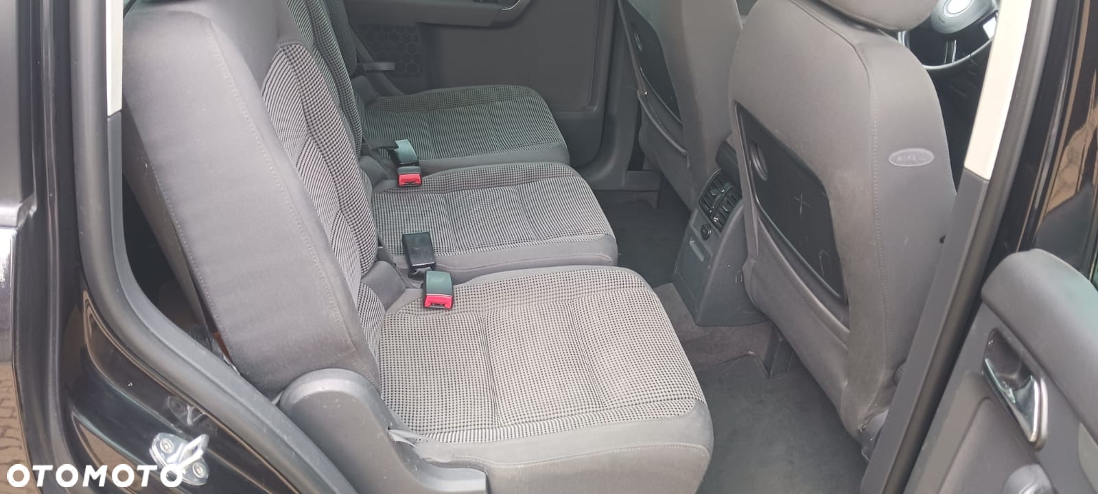 Volkswagen Touran 2.0 TDI DPF BlueMotion Technology DSG Comfortline - 3