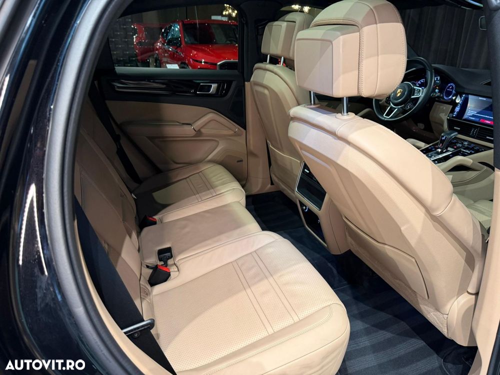 Porsche Cayenne Coupe - 26