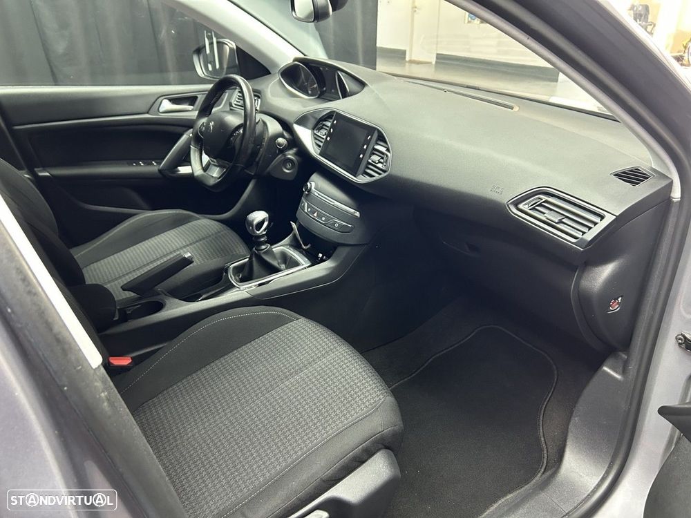 Peugeot 308 1.2 PureTech Active J17 - 11
