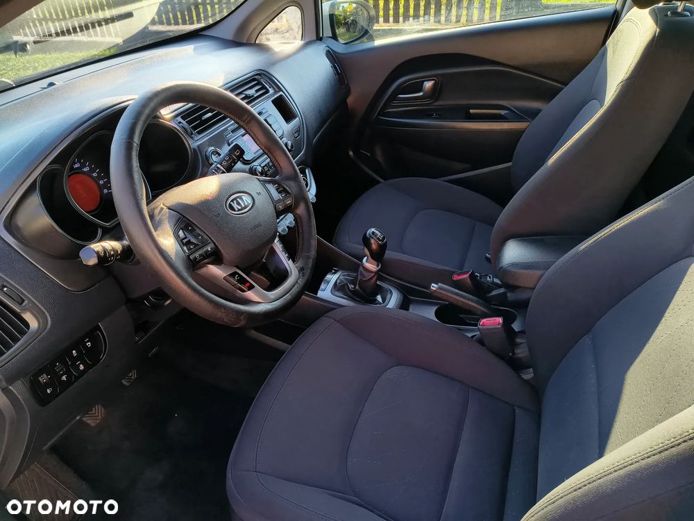 Kia Rio 1.4 crdi L - 15