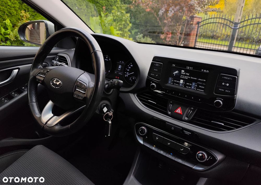 Hyundai i30 1.4 Classic + - 17