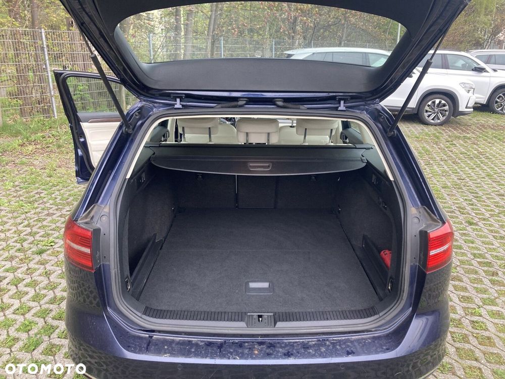 Volkswagen Passat Variant 2.0 TDI BMT Highline DSG - 27