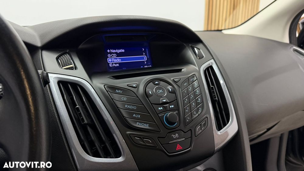 Ford Focus 1.0 EcoBoost Start-Stopp-System TITANIUM - 19