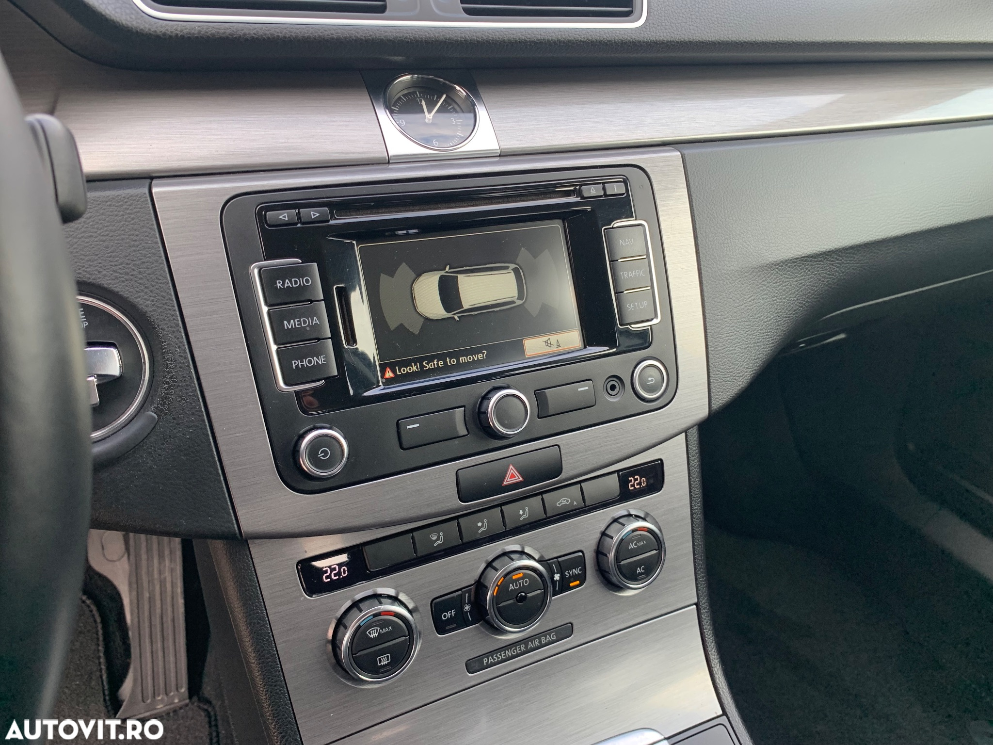 Volkswagen Passat - 12