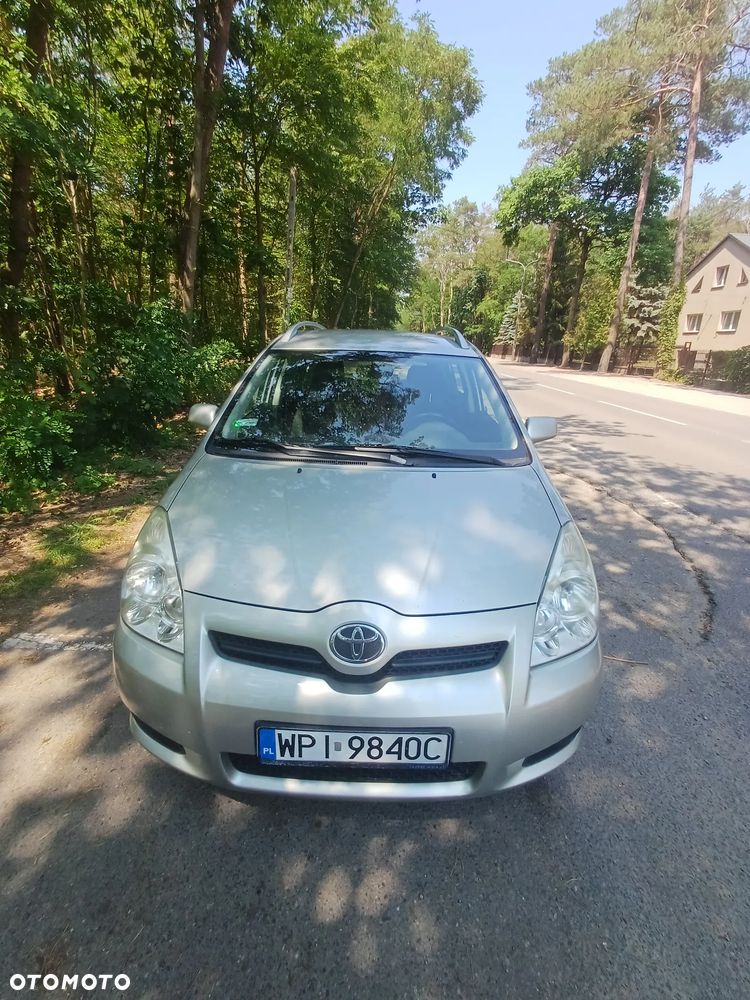 Toyota Corolla Verso 1.8 Premium + - 2