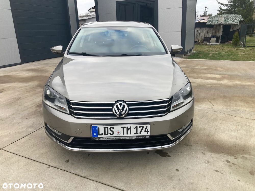 Volkswagen Passat 2.0 TDI DPF BlueMotion Technology Highline - 4