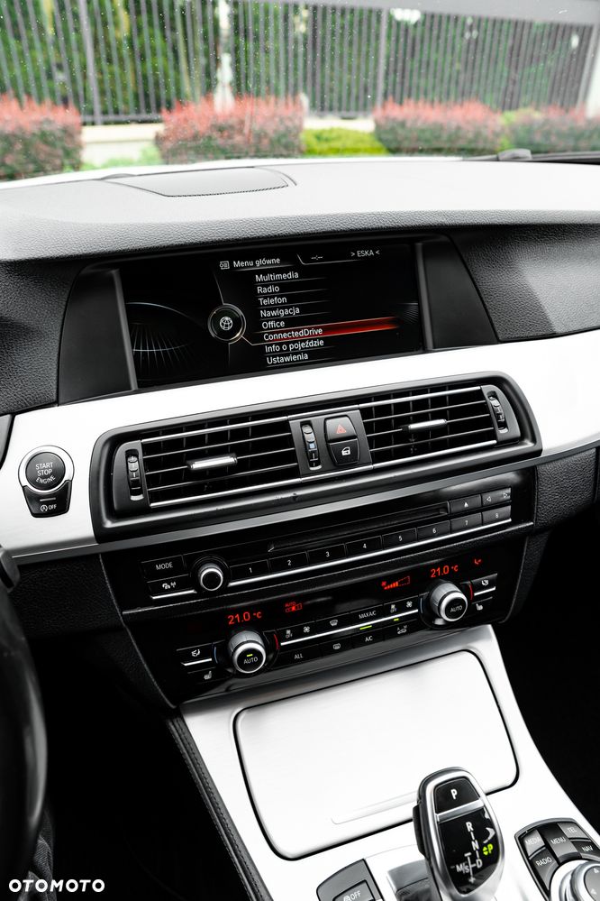 BMW Seria 5 520d - 38