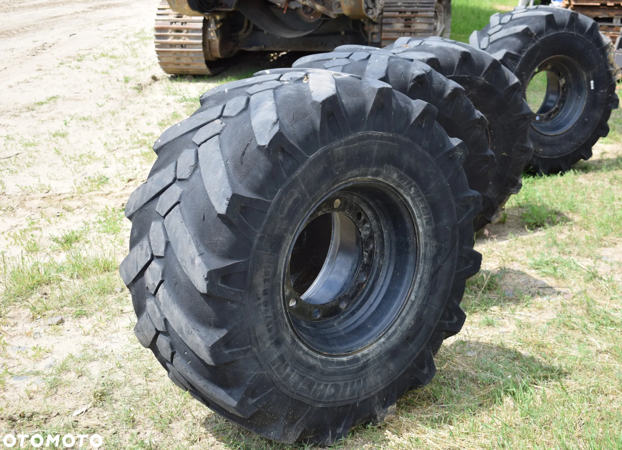Koła R19 Michelin 18-19.5 do koparki 445/70 R 19.5 - 4