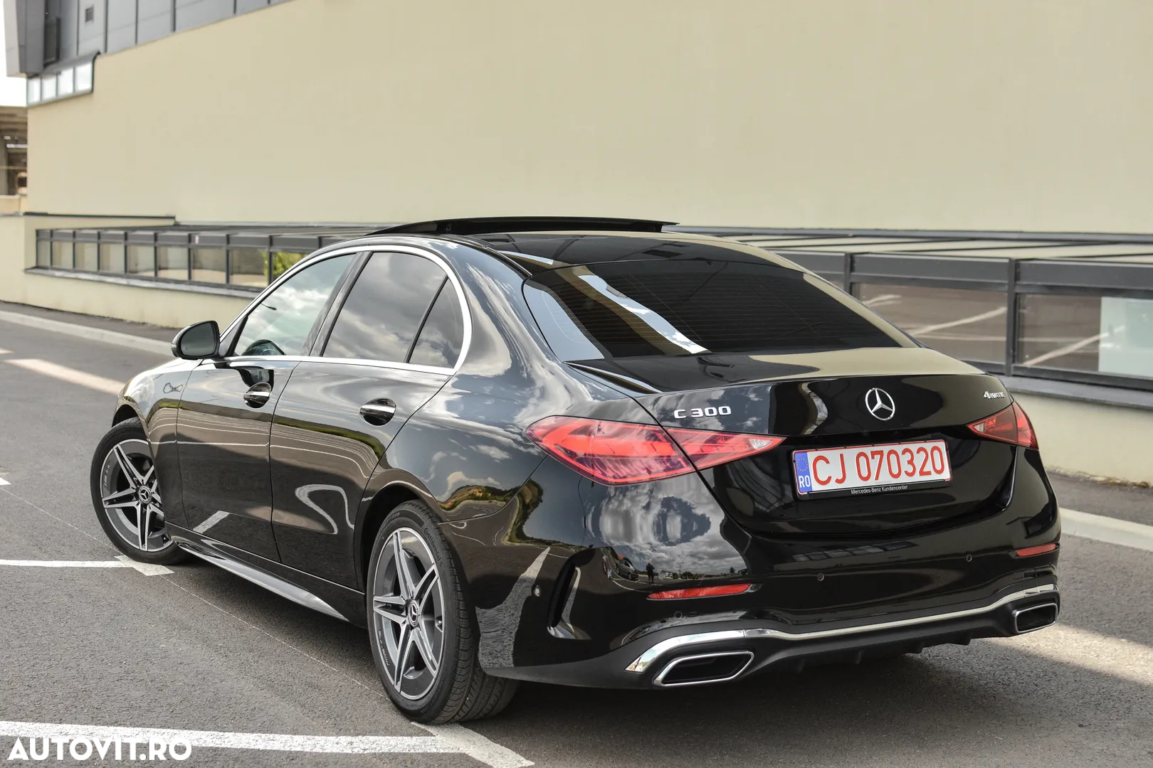 Mercedes-Benz C 300 4Matic 9G-TRONIC AMG Line - 5