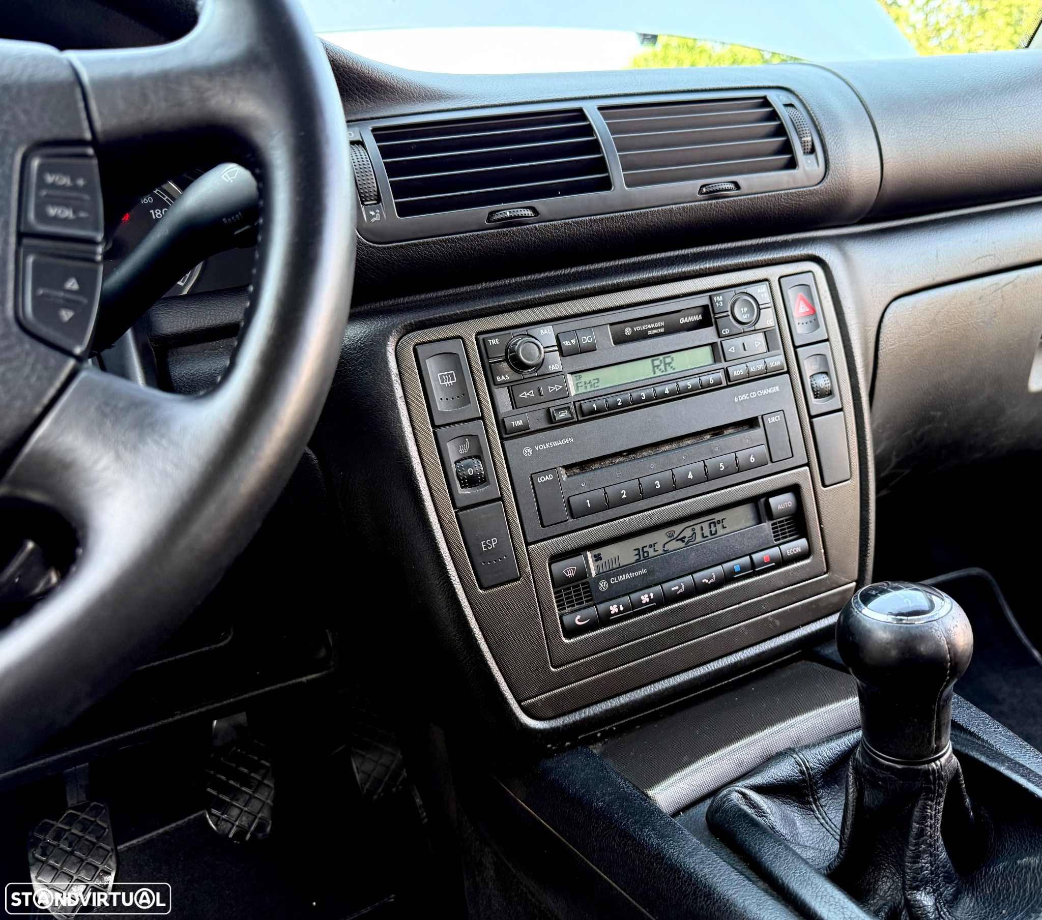 VW Passat Variant 1.9 TDi Highline - 37
