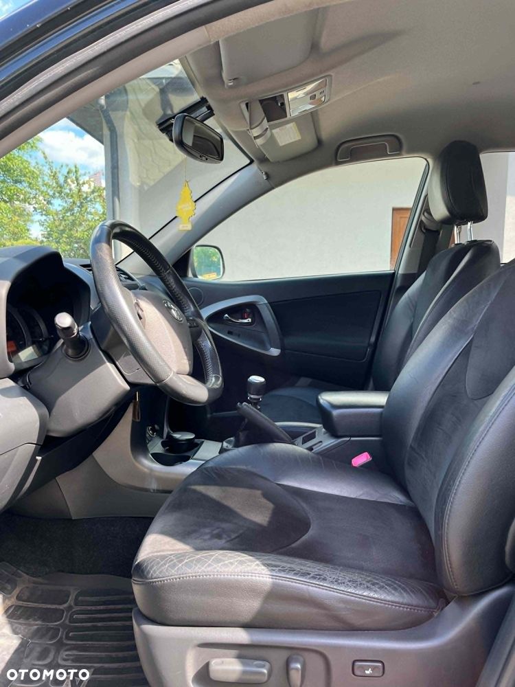 Toyota RAV4 - 5