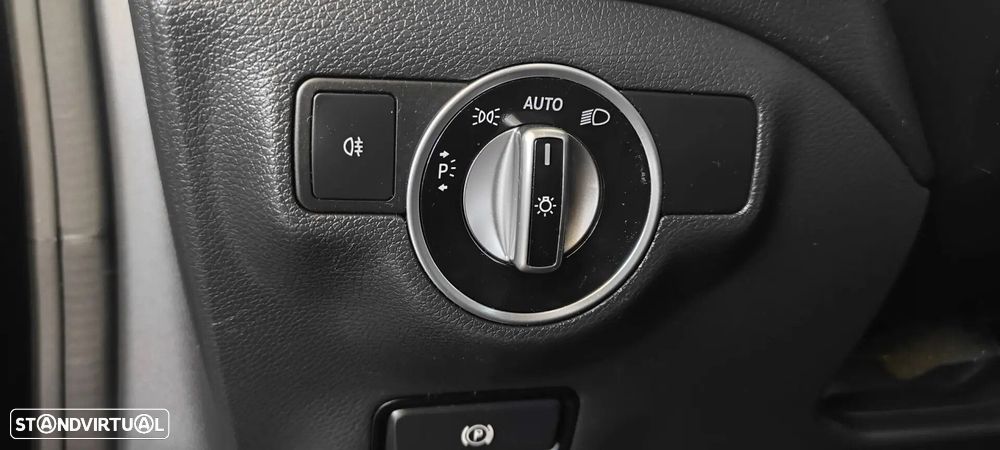 Mercedes-Benz CLA 180 d Shooting Brake AMG Line - 41