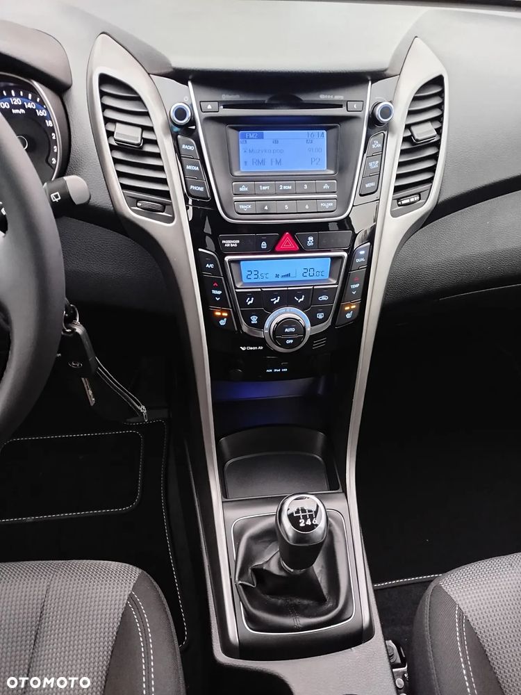 Hyundai i30 1.6 Premium - 12