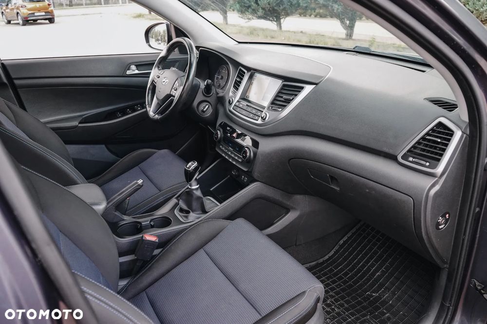 Hyundai Tucson blue 1.7 CRDi 2WD Intro Edition - 22