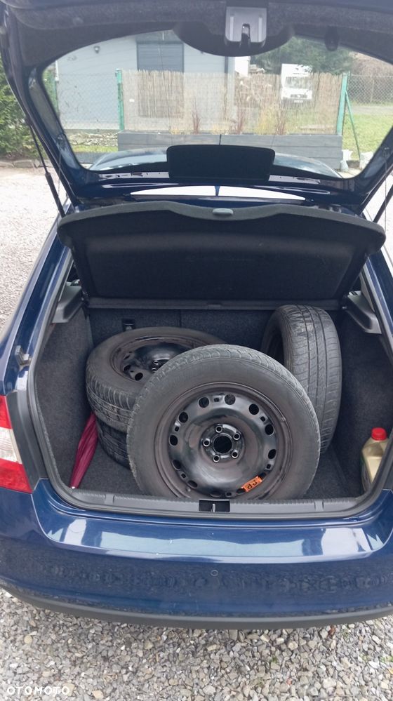 Skoda RAPID 1.6 TDI DPF Edition - 8