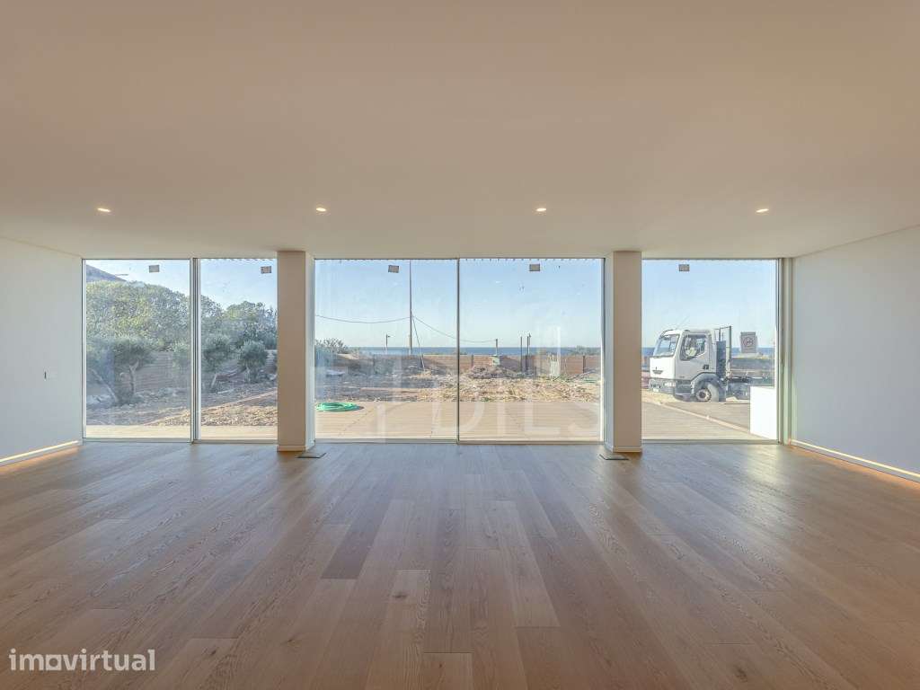 Moradia T4 com rooftop e vista mar em Cascais - Grande imagem: 3/35