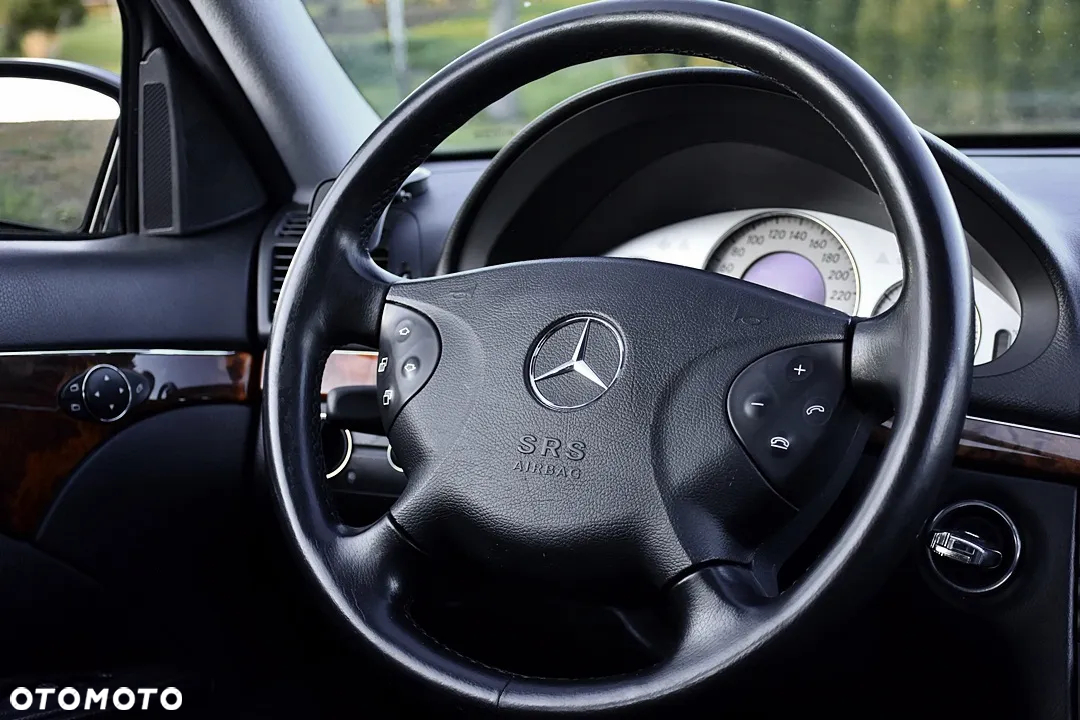 Mercedes-Benz Klasa E 320 4-Matic T Avantgarde - 20