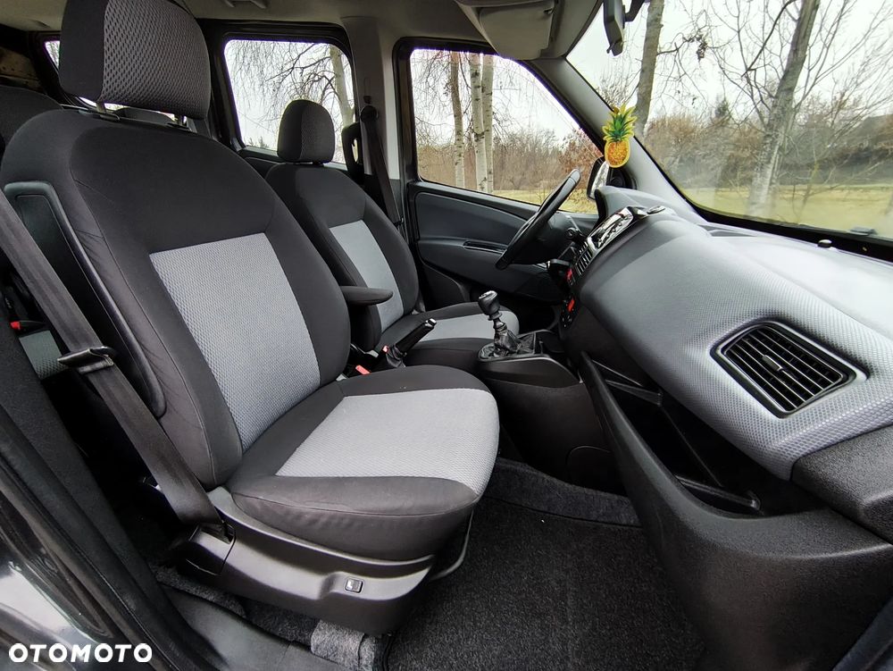 Fiat Doblo 2.0 16V Multijet Lounge - 29
