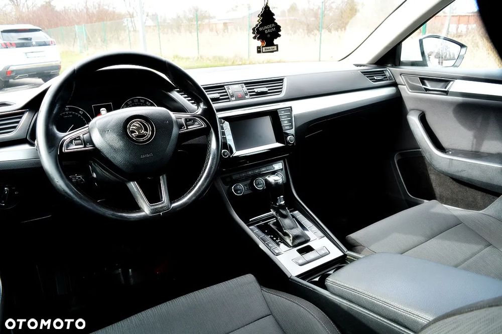 Skoda Superb 2.0 TDI DSG Active - 5