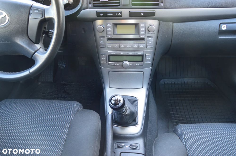 Toyota Avensis - 14