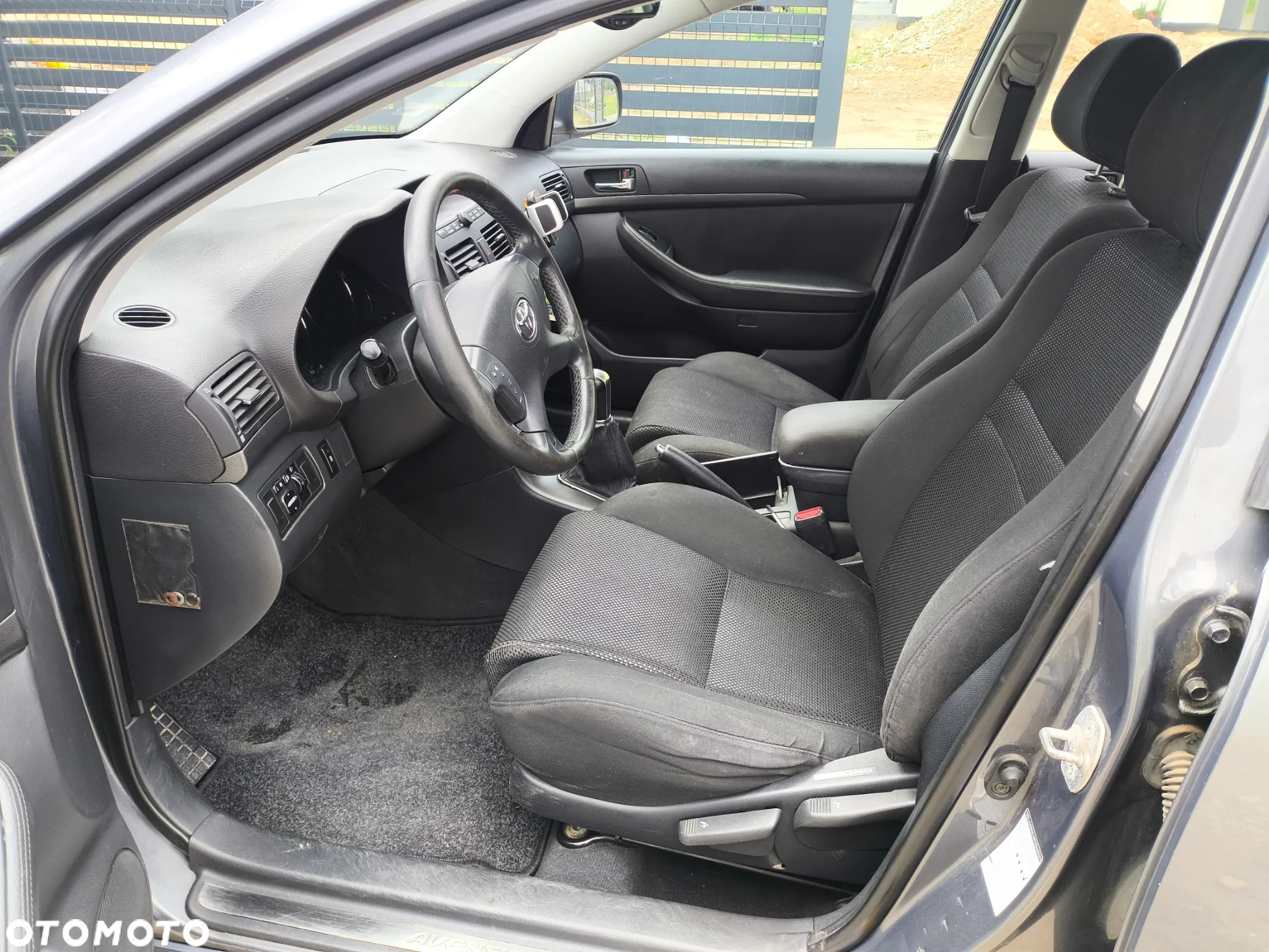 Toyota Avensis 2.0 D-4D - 10