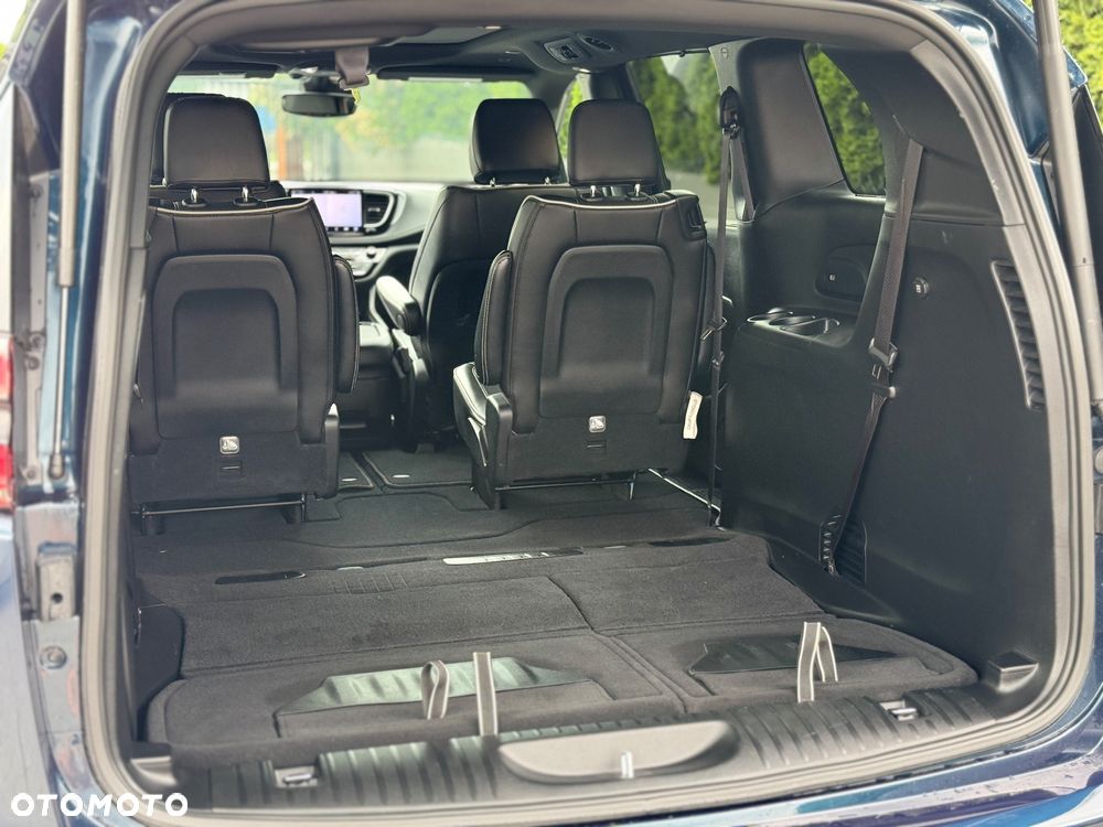 Chrysler Pacifica - 29