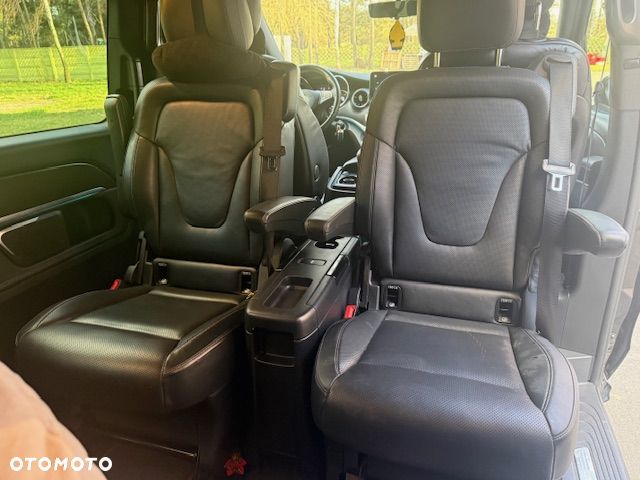 Mercedes-Benz Klasa V 300 d extralang 4Matic 9G-TRONIC Edition 2020 - 9