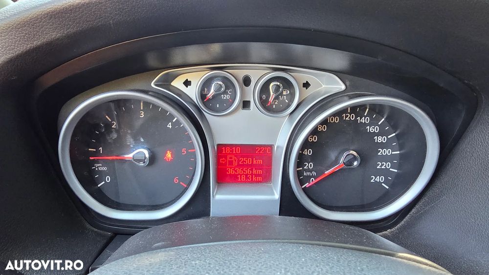 Ford Focus - 10